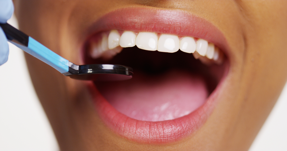 Całościowe leczenie dentystyczne – odkryj drogę do zdrowych i pięknego uśmiechu.
